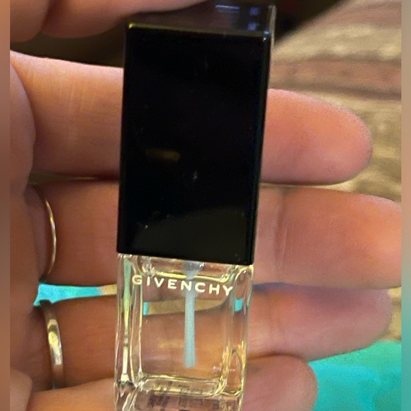 Givenchy Lash Pearls - Picture 3 of 4